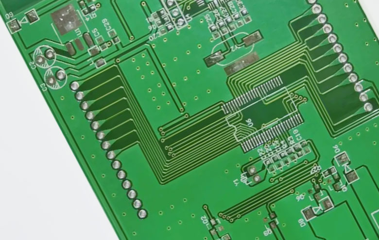 移動(dòng)電源PCB